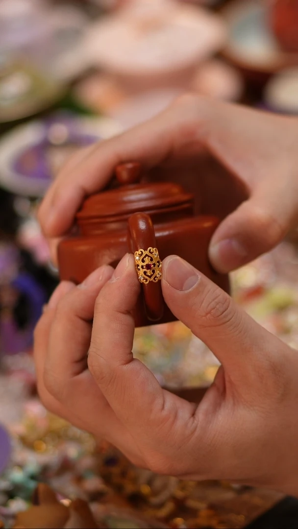 【闪购商品】摆件红色壶把手红色壶把手