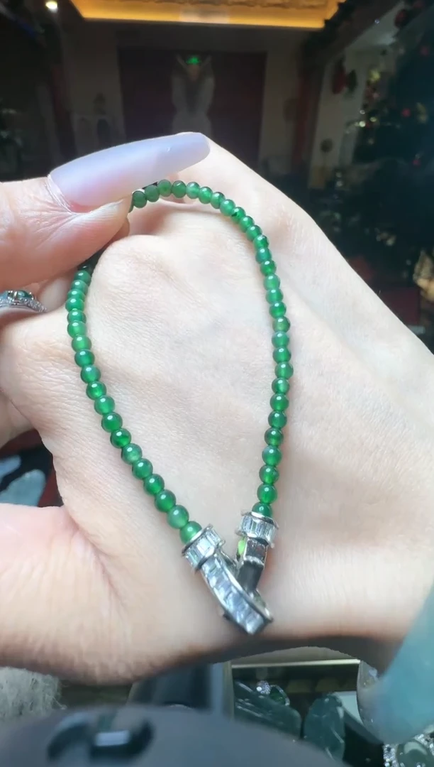 【闪购商品】翡翠吊坠(不含链)未镶嵌翡翠