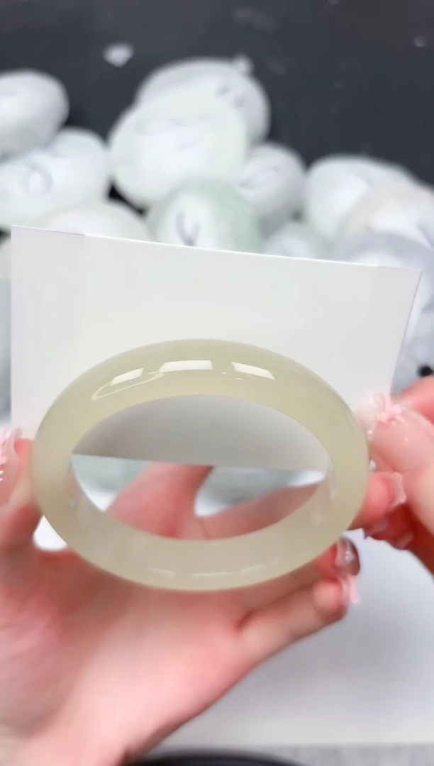 未镶嵌手镯石英质玉247-57.3