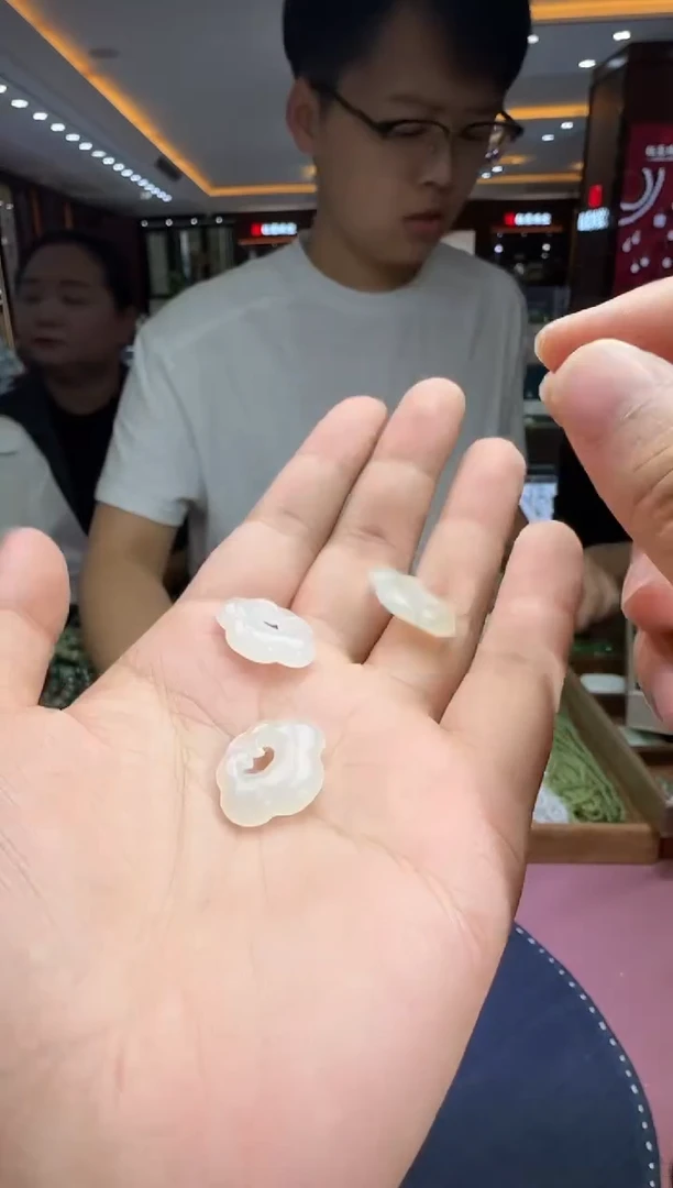 未镶嵌和田玉挂件【陆1007】14 7021 多样性发其一