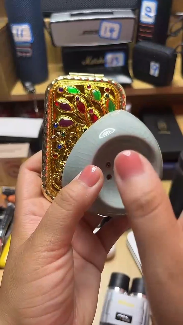 瓷片闪购商品 如图所示