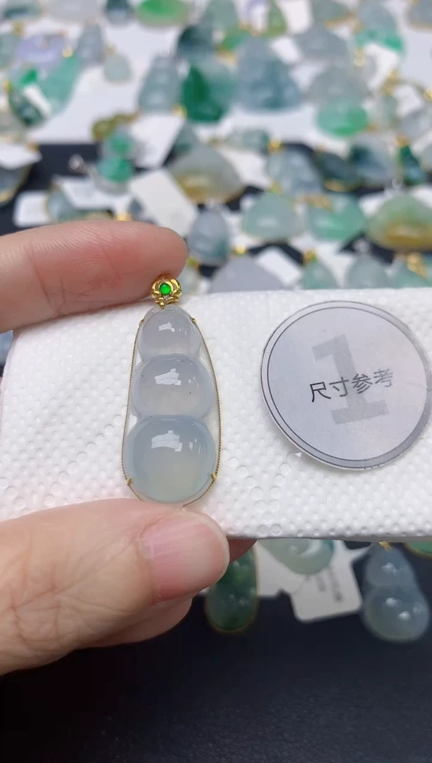 颈饰18K金镶嵌翡翠天然缅甸A货翡翠