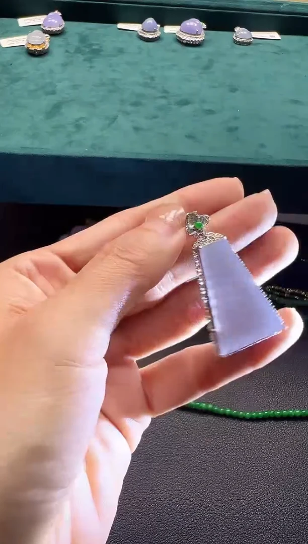 颈饰18K金镶嵌翡翠KYJF1115-004