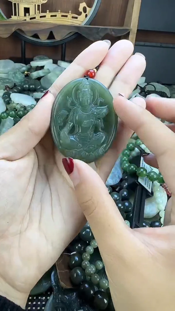 颈饰未镶嵌和田玉1