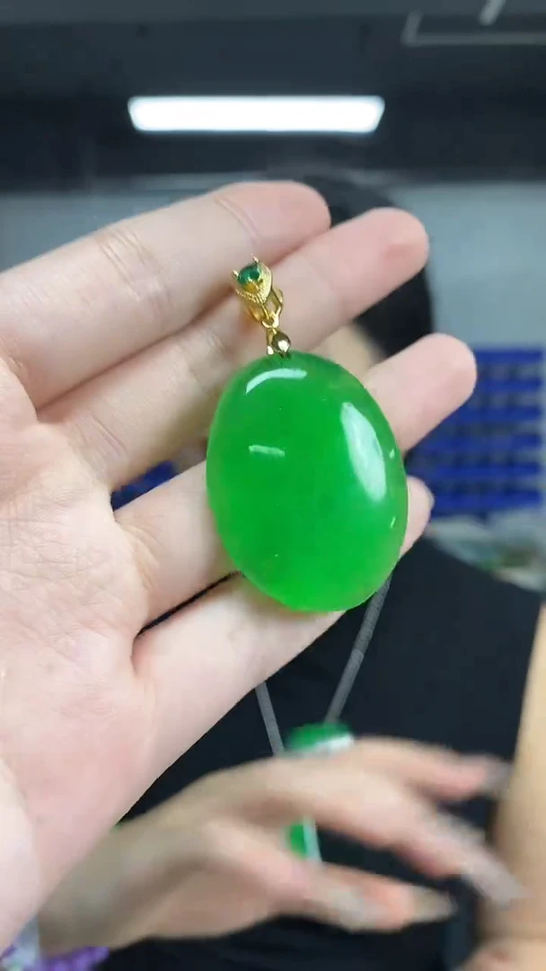 颈饰未镶嵌翡翠多样性发其一颜色微差