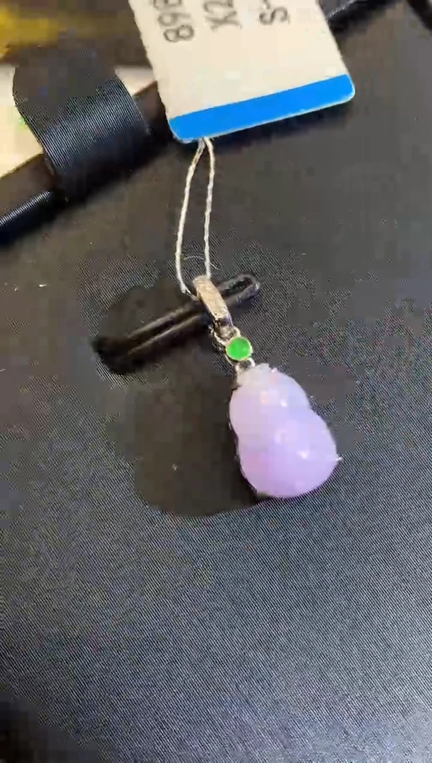 吊坠(不含链)18K金镶嵌翡翠X多样性发其一