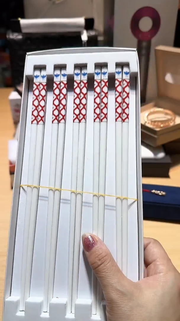 【闪购商品】瓷片锅碗瓢盆一件不剩