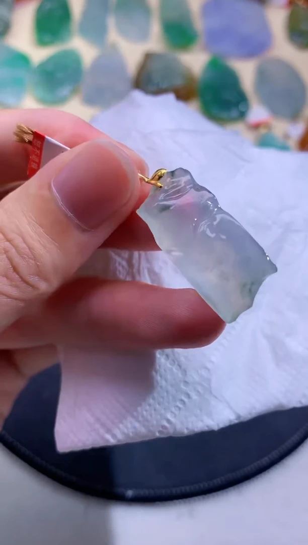颈饰未镶嵌翡翠
