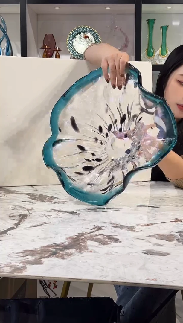 蓝色荷叶琉璃小果盘