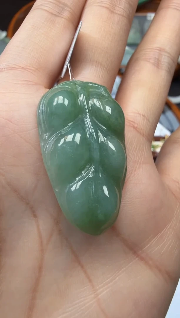 翡翠未镶嵌颈饰125.。。。