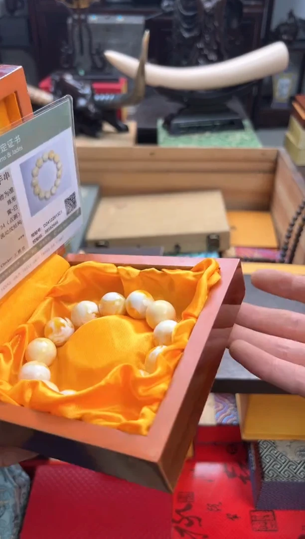 【闪购商品】蜜蜡裸石未镶嵌—————————古瓷白手串