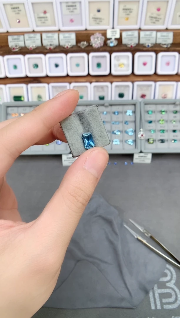 【闪购商品】定制海蓝宝石裸石未镶嵌2.04ct