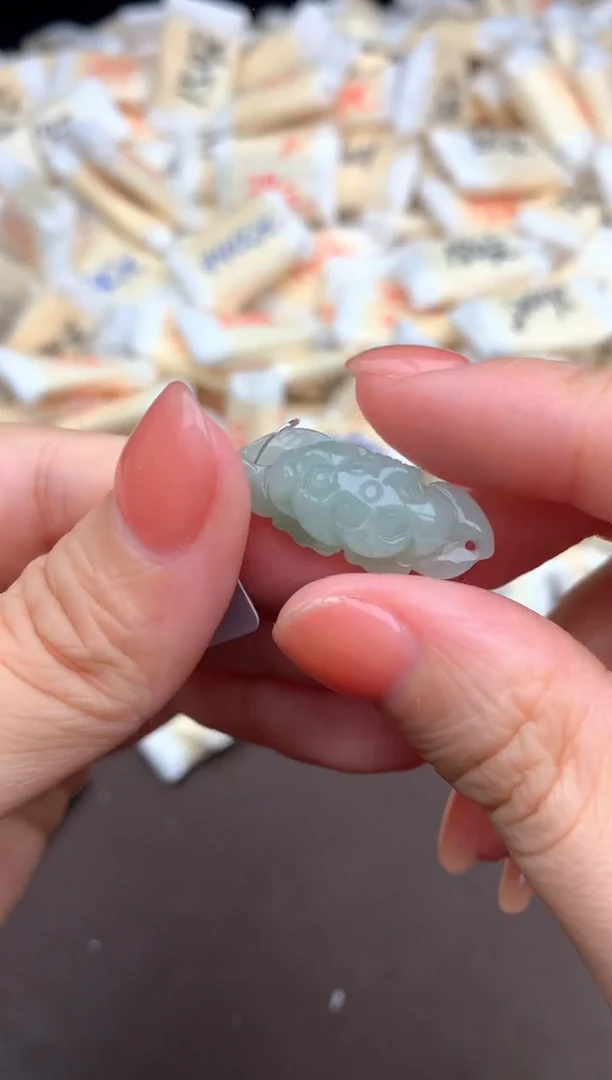 翡翠挂件未镶嵌一
