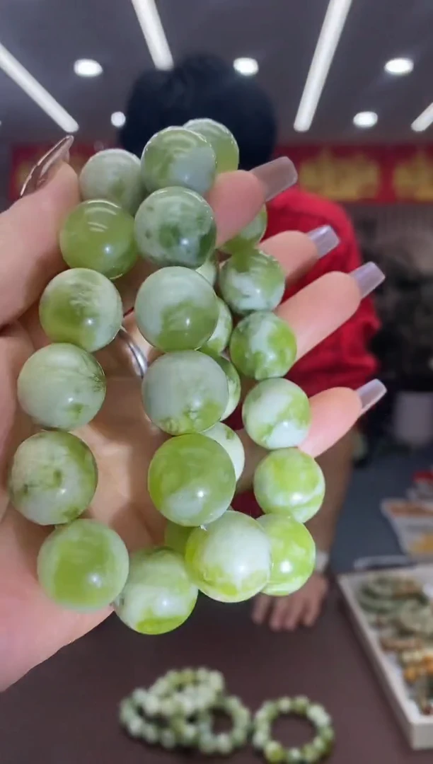 未镶嵌蛇纹石玉手串多样式发货随机发一