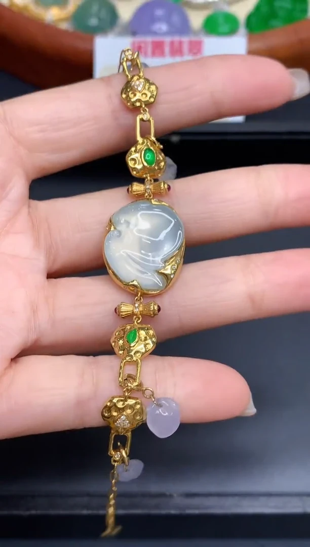 18K金镶嵌手链翡翠?****珊710-定金3000总价9680