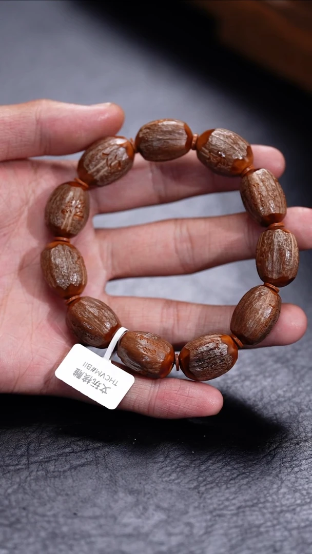 【闪购商品】橄榄核吊坠更厉害