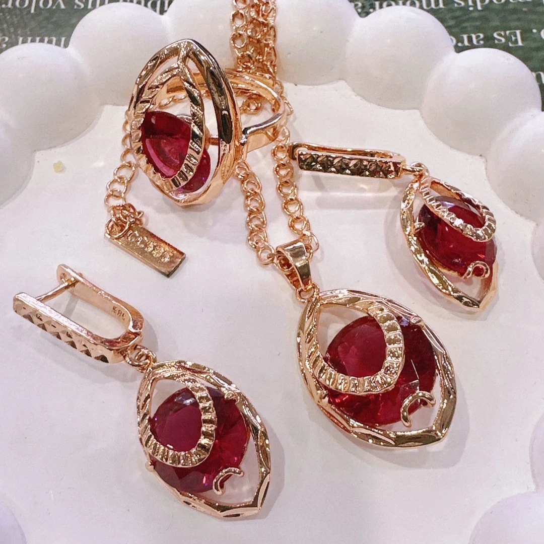 铜合金项链 气质高级感仿水晶镂空叶子三件套首饰