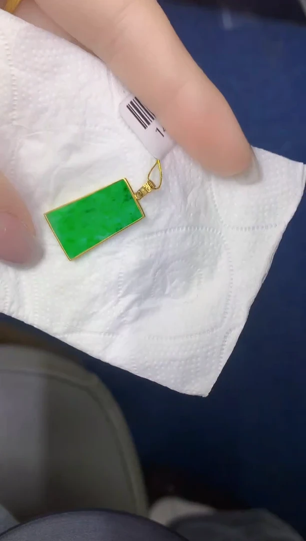 颈饰18K金镶嵌翡翠缅甸天然翡翠A货