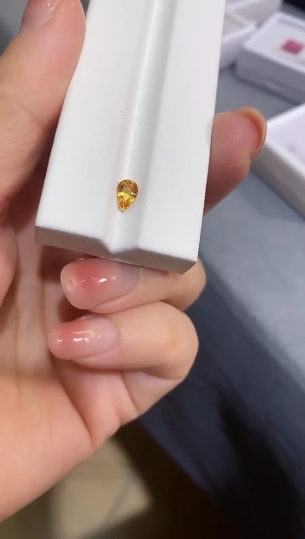 裸石蓝宝石0.54ct黄蓝宝石