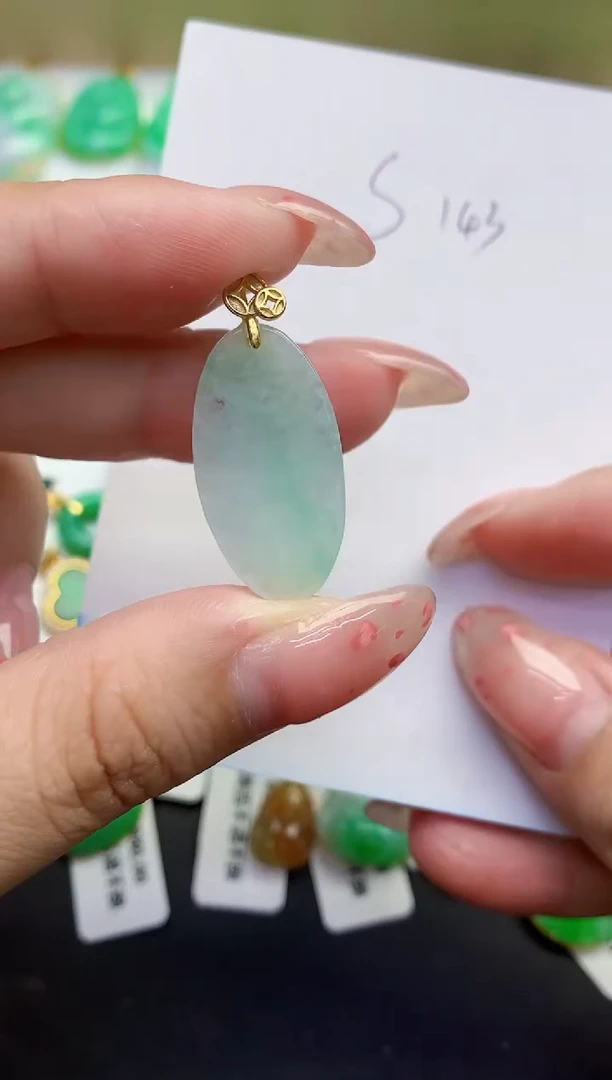 翡翠未镶嵌颈饰缅甸天然翡翠A货