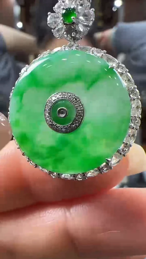 【闪购商品】翡翠挂件18K金镶嵌平安扣不含链