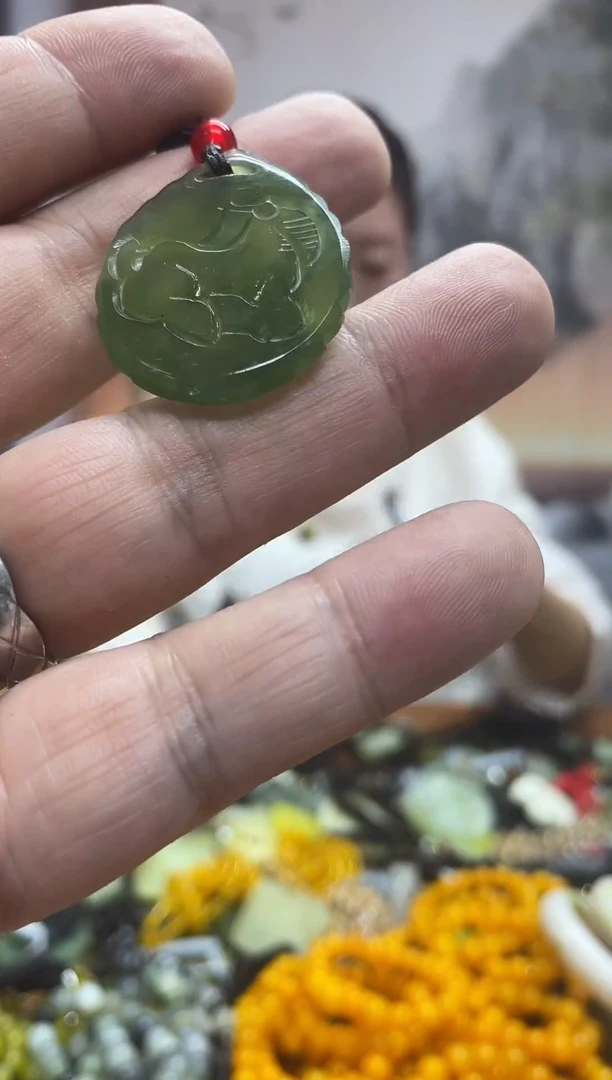 未镶嵌岫玉吊坠·