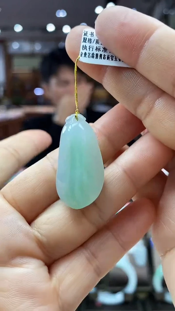 颈饰未镶嵌翡翠福瓜