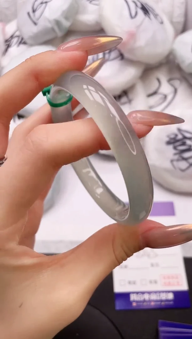 【闪购商品】石英质玉手镯未镶嵌24L98-58