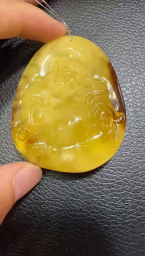 未镶嵌颈饰蜜蜡吊坠