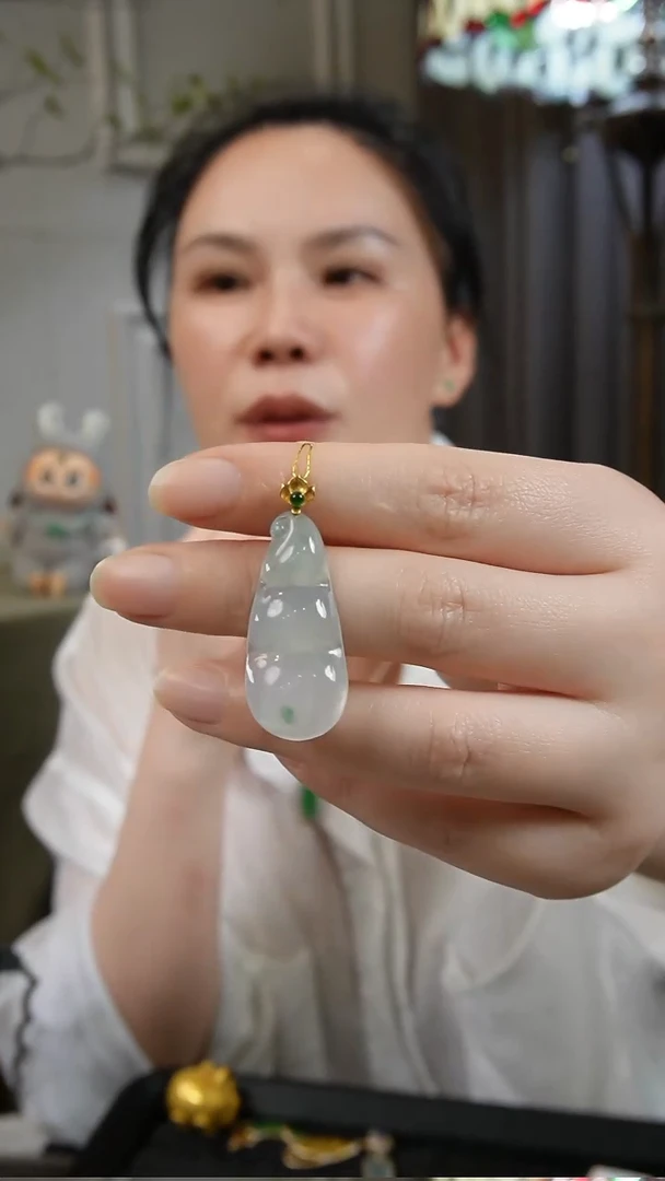 吊坠(不含链)未镶嵌翡翠天然缅甸翡翠吊坠