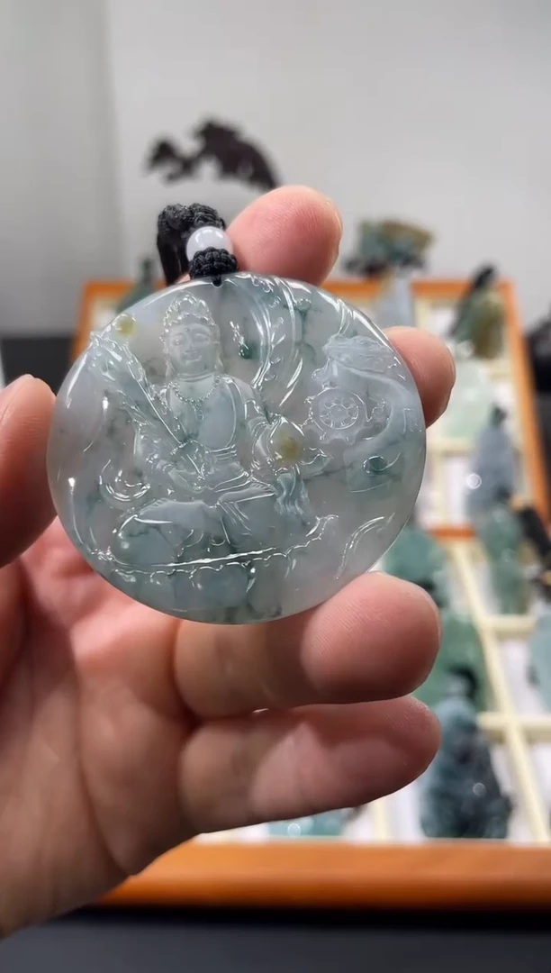 【闪购商品】翡翠颈饰未镶嵌虚空藏