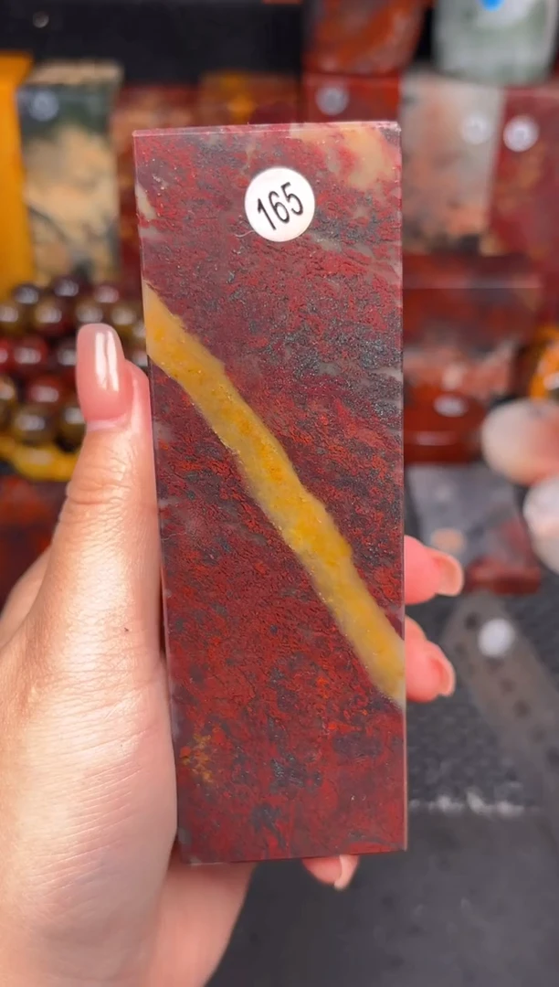 玉 桂林鸡血玉印章摆件165