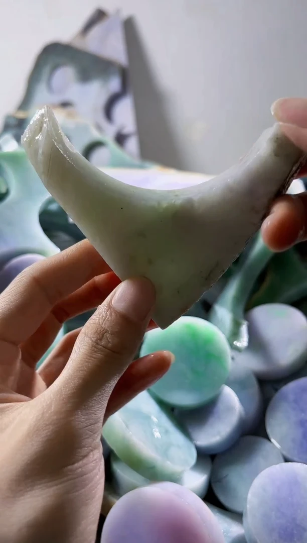 翡翠裸石缅甸翡翠A货陈7426