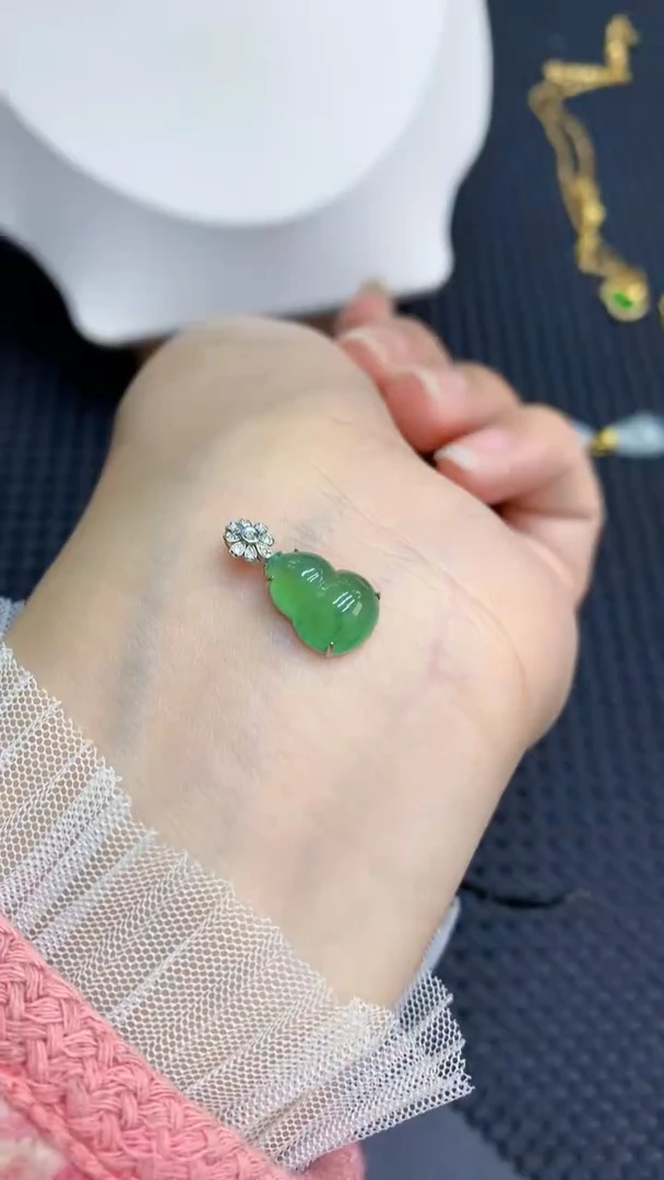 【闪购商品】翡翠颈饰18K金镶嵌            8