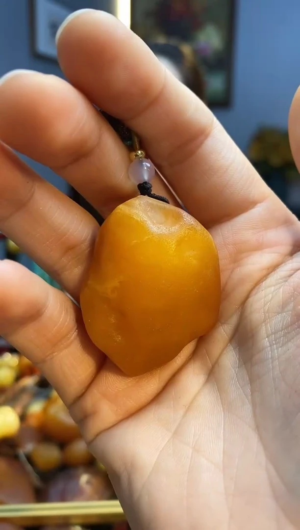 未镶嵌颈饰琥珀吊坠