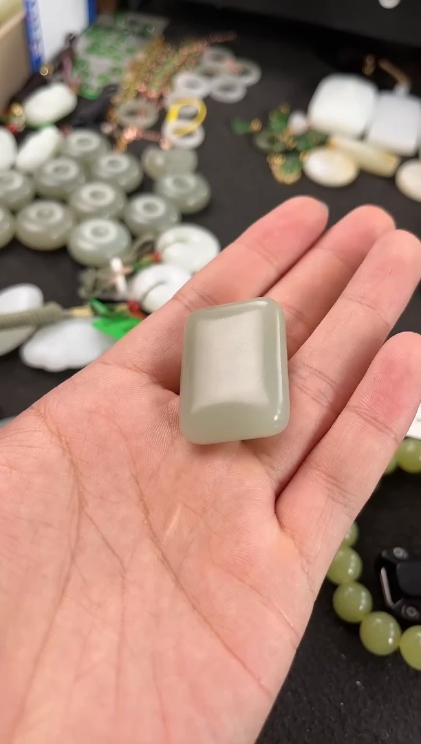 【闪购商品】和田玉无事牌未镶嵌且末青白方块无事牌微色差