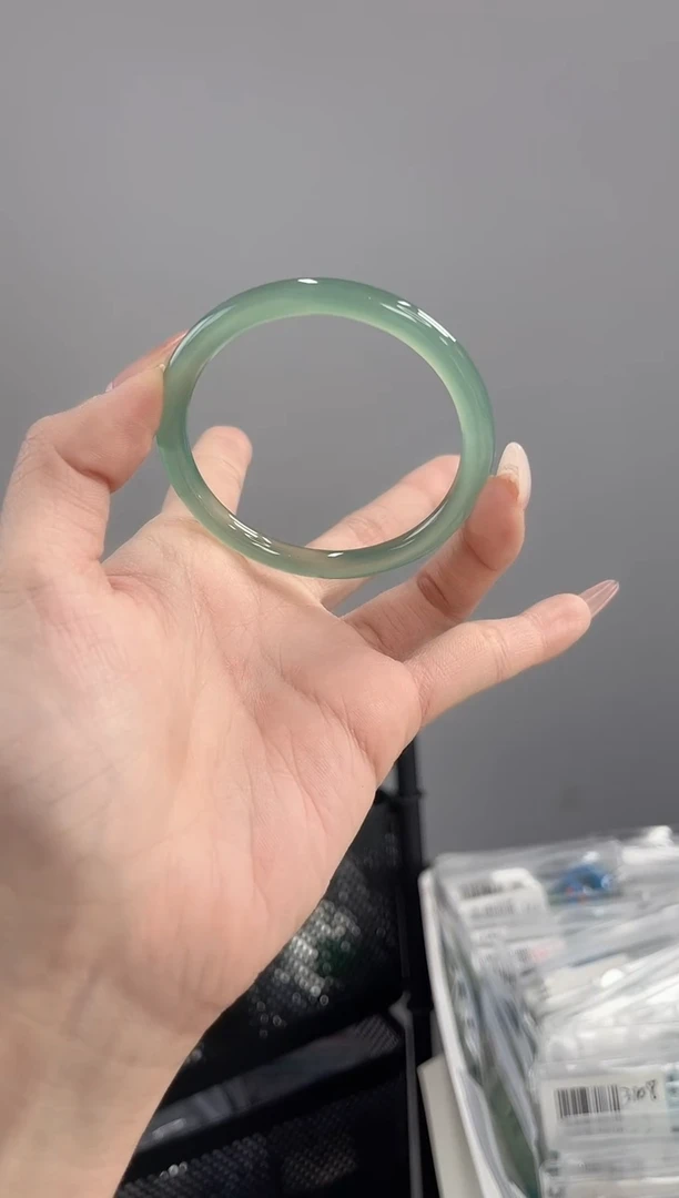 【闪购商品】玛瑙/玉髓手镯未镶嵌55-56圈