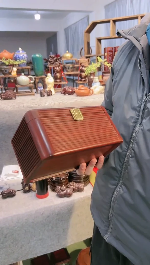 【闪购商品】染料紫檀（血檀）纸巾盒