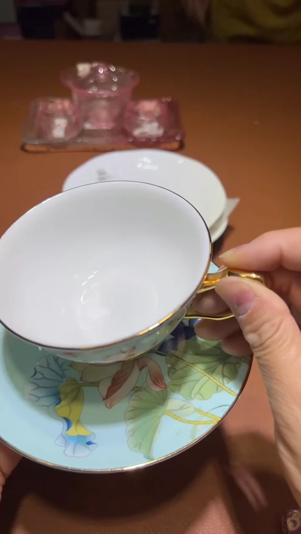 瓷片碗碟好物一件不留@@1
