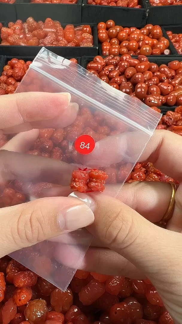 颈饰未镶嵌南红玛瑙1