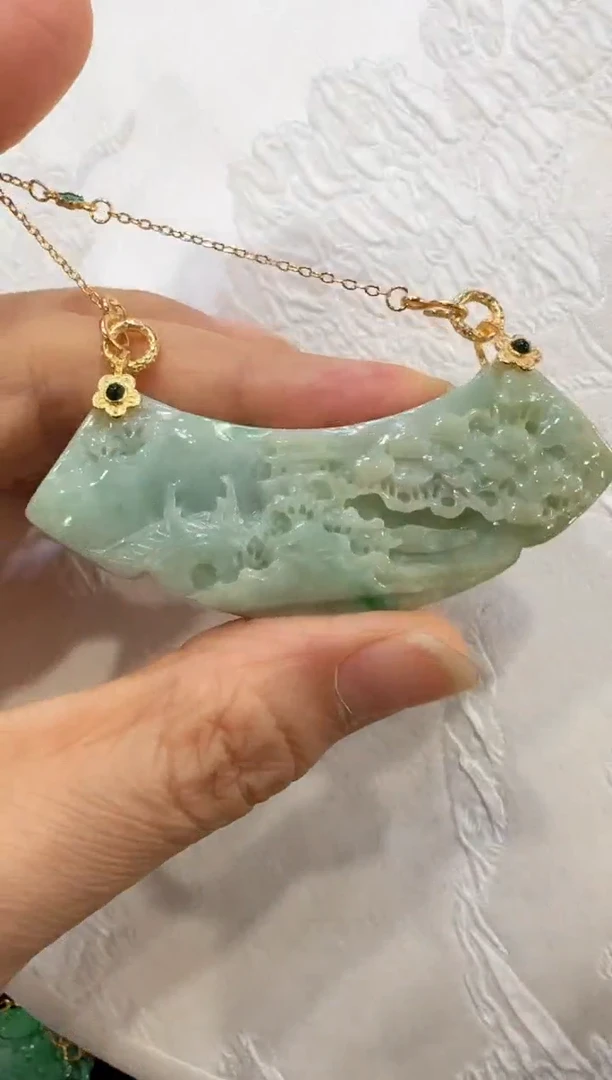翡翠未镶嵌颈饰国风