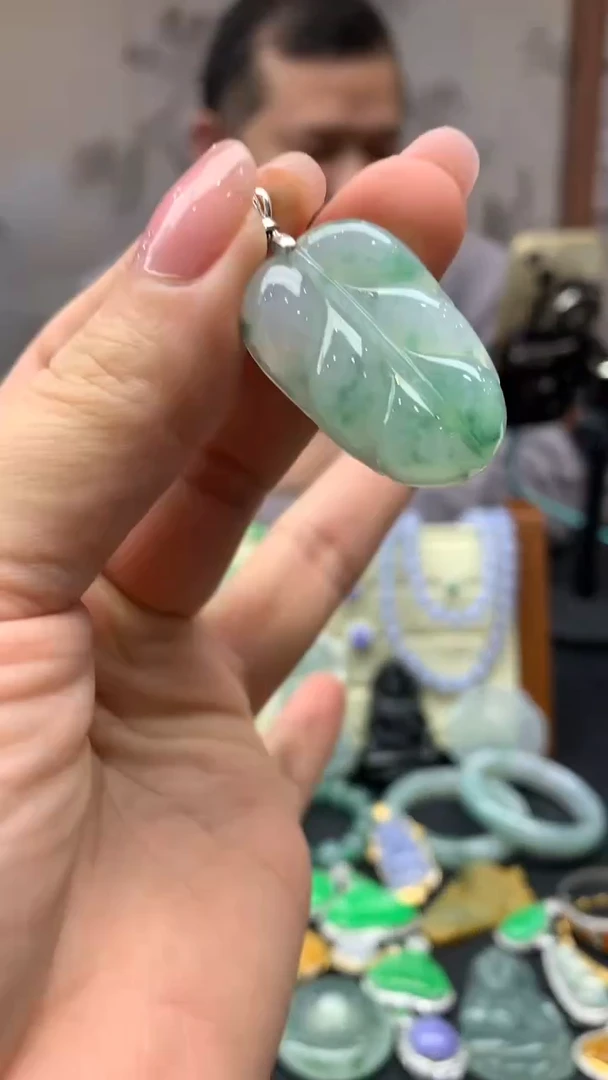 【闪购商品】翡翠颈饰未镶嵌25-天然翡翠