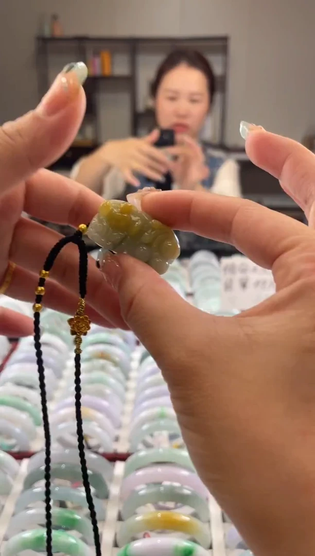 颈饰未镶嵌翡翠多样性发一