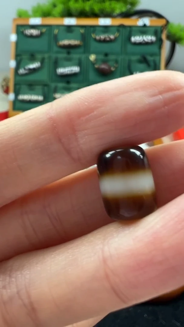 玛瑙/玉髓（覆膜）颈饰未镶嵌202.（微瑕）