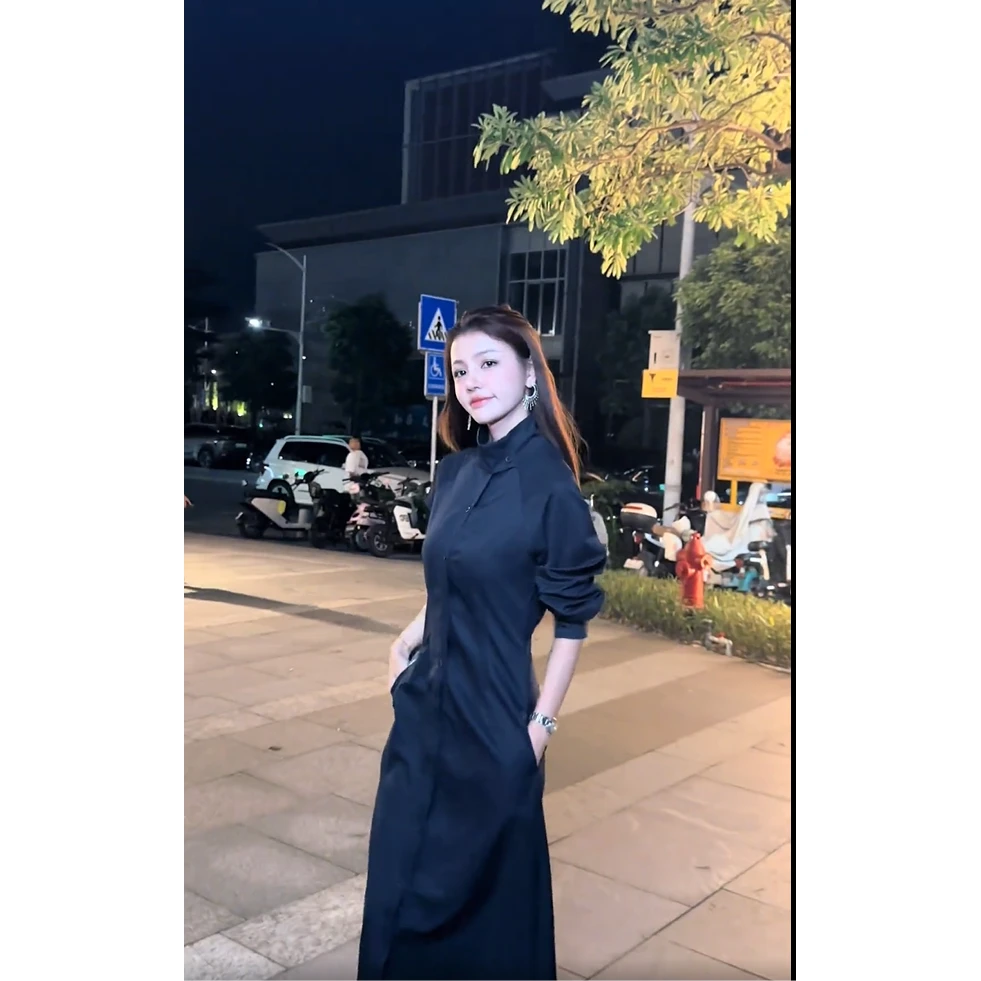 设计感洋气高领收腰单排中长款裙子25年新款韩系气质连衣裙送腰带