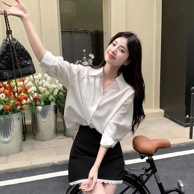 设计感白色蕾丝衬衣秋季新款女装法式衬衫高级感轻奢减龄洋气上衣