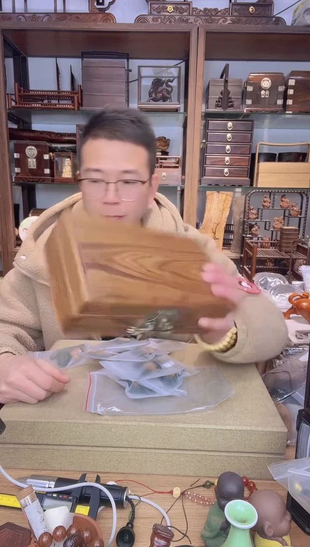 【闪购商品】乌木类书架938檀香木平镶铜25公分翻盖盒 瑕疵