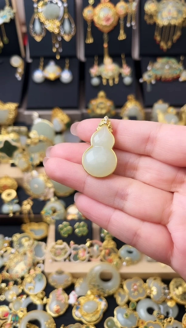 颈饰银S925镀金镶嵌和田玉大胖葫芦吊坠