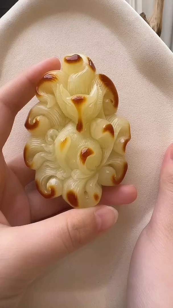 琥珀颈饰未镶嵌吊坠