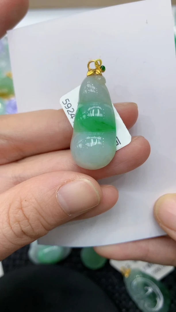 【闪购商品】翡翠颈饰18K金镶嵌11111111